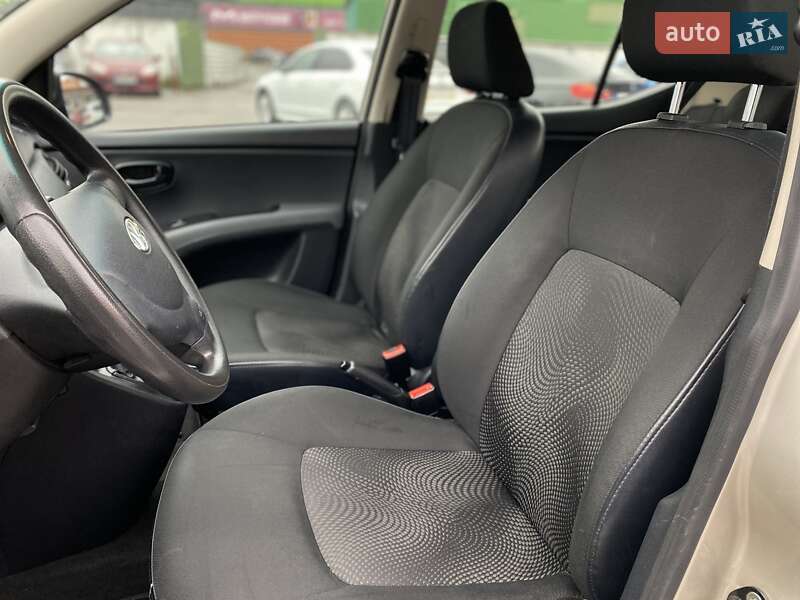 Хетчбек Hyundai i10 2013 в Києві фото 7 Хетчбек Hyundai i10 2013 в Києві