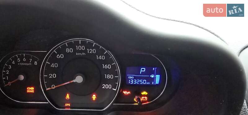 Хетчбек Hyundai i10 2011 в Києві