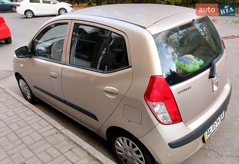 Хетчбек Hyundai i10 2010 в Дніпрі фото 2 Хетчбек Hyundai i10 2010 в Дніпрі
