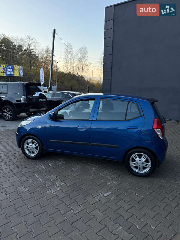 Хетчбек Hyundai i10 2008 в Чернівцях