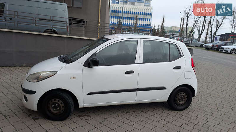 Хэтчбек Hyundai i10 2010 в Ивано-Франковске