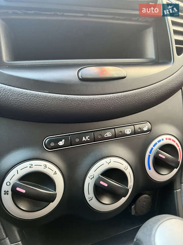 Хэтчбек Hyundai i10 2008 в Одессе