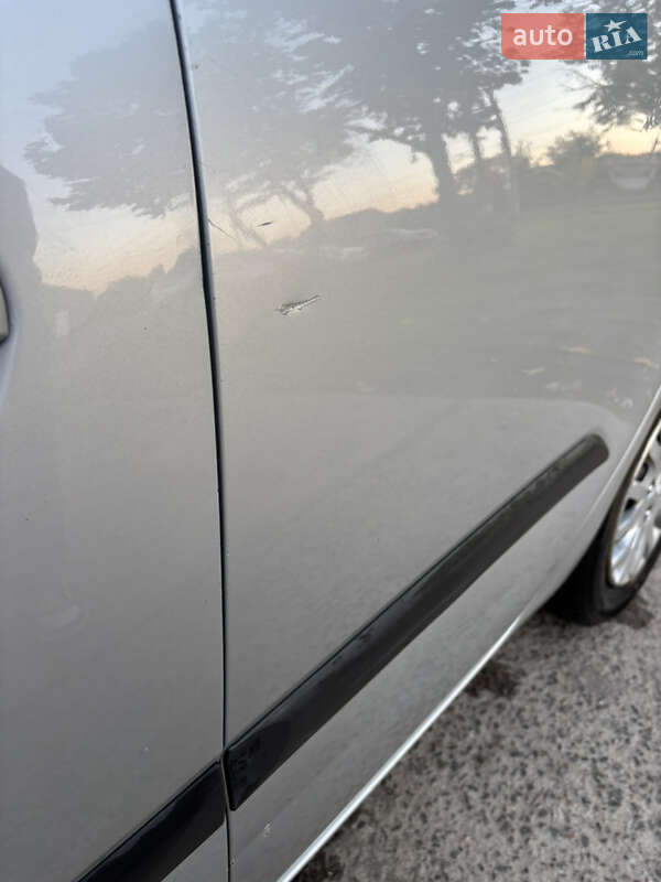 Хетчбек Hyundai i10 2009 в Кривому Розі