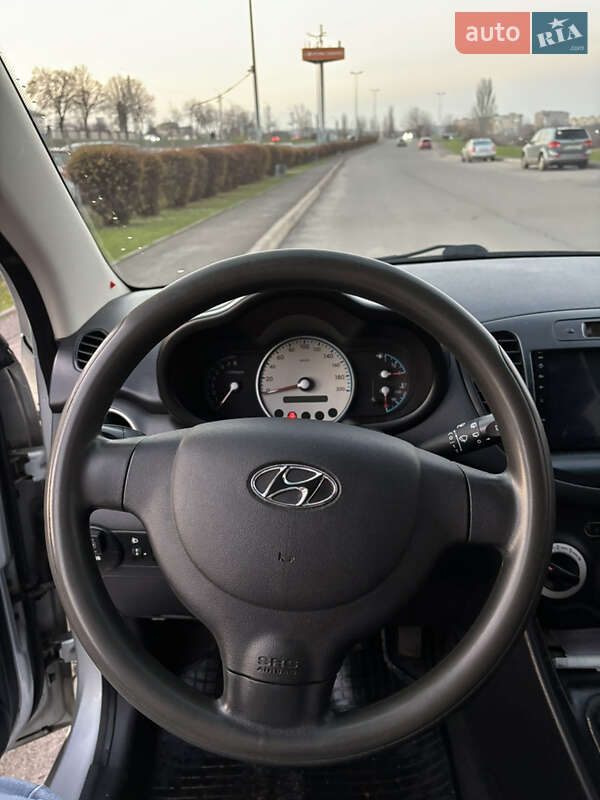 Хетчбек Hyundai i10 2009 в Кривому Розі