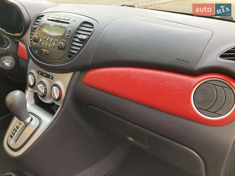 Хэтчбек Hyundai i10 2008 в Одессе