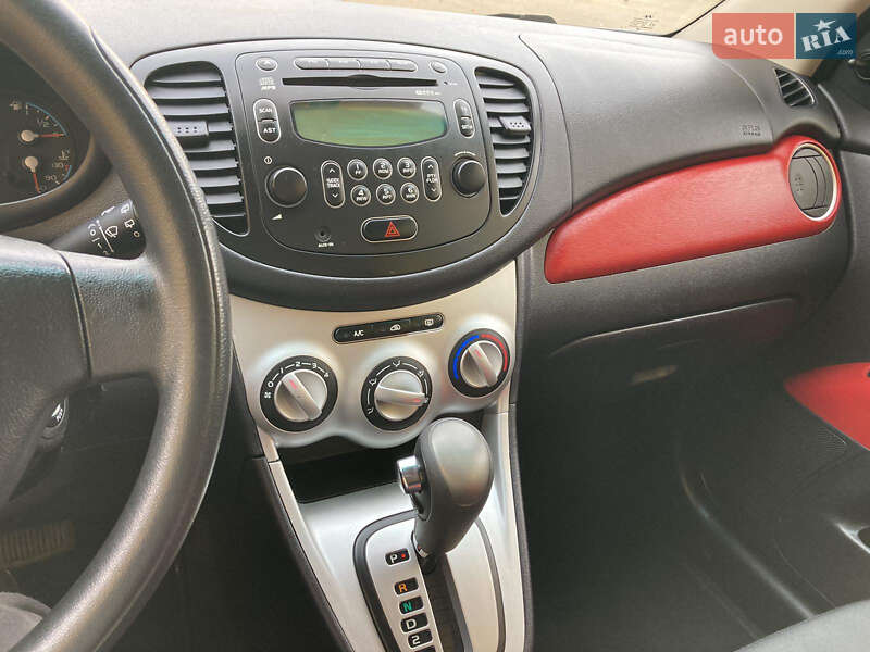 Хэтчбек Hyundai i10 2008 в Одессе