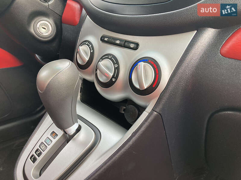 Хэтчбек Hyundai i10 2008 в Одессе