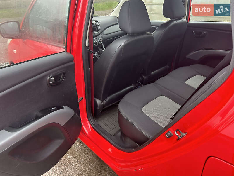 Хэтчбек Hyundai i10 2008 в Киеве