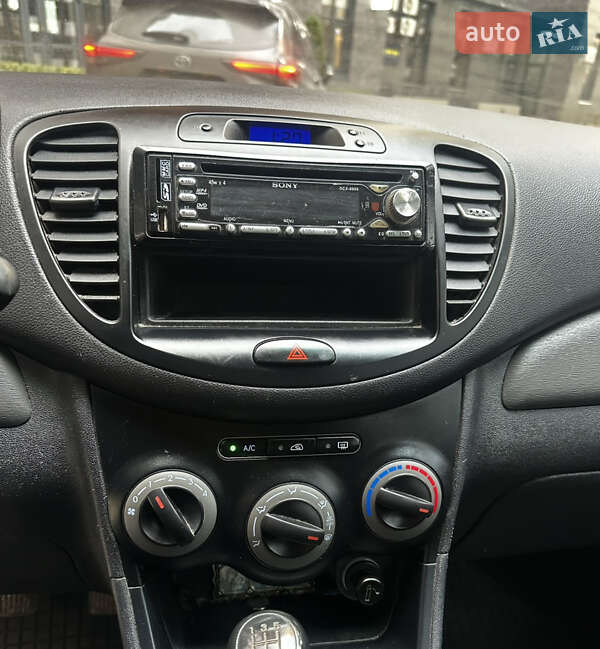 Хэтчбек Hyundai i10 2012 в Киеве