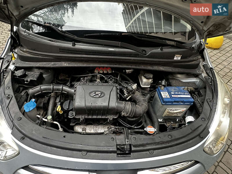 Хэтчбек Hyundai i10 2012 в Киеве