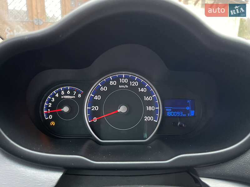 Хетчбек Hyundai i10 2011 в Львові