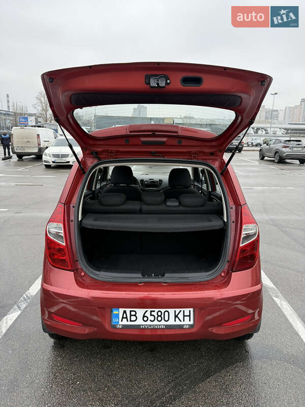 Хэтчбек Hyundai i10 2012 в Киеве