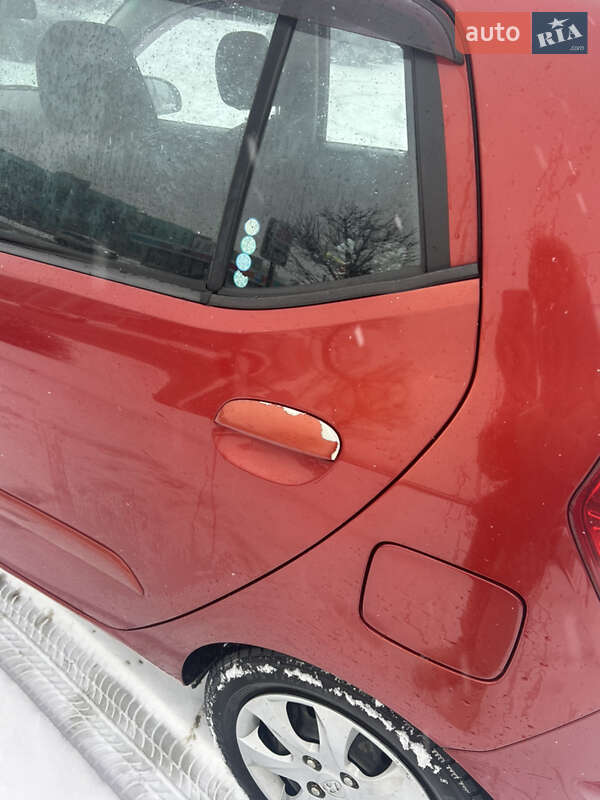 Хетчбек Hyundai i10 2012 в Києві фото 6 Хетчбек Hyundai i10 2012 в Києві