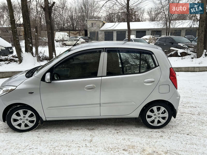 Хетчбек Hyundai i10 2012 в Запоріжжі