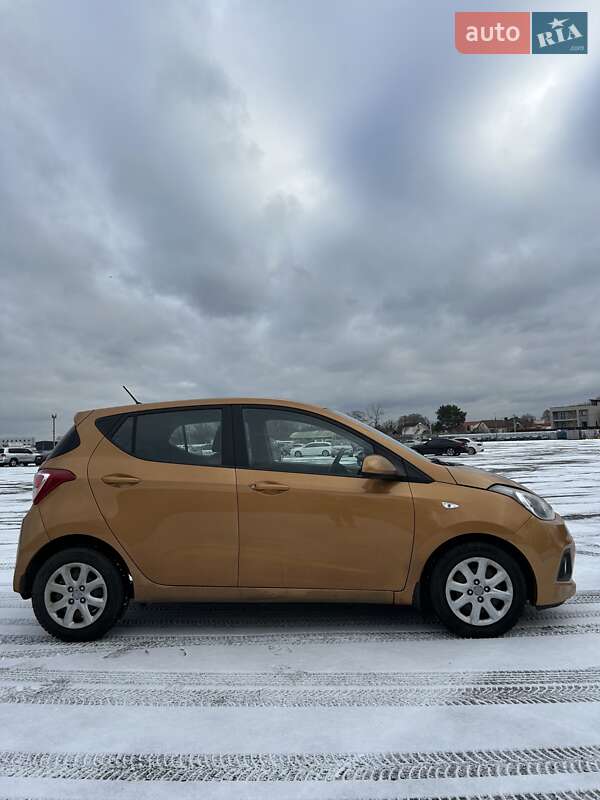 Хетчбек Hyundai i10 2015 в Києві