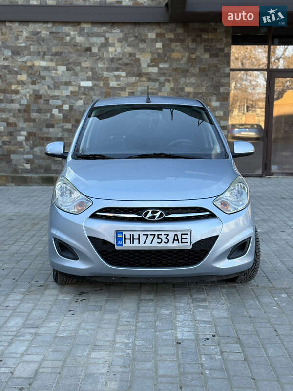 Хетчбек Hyundai i10 2011 в Одесі
