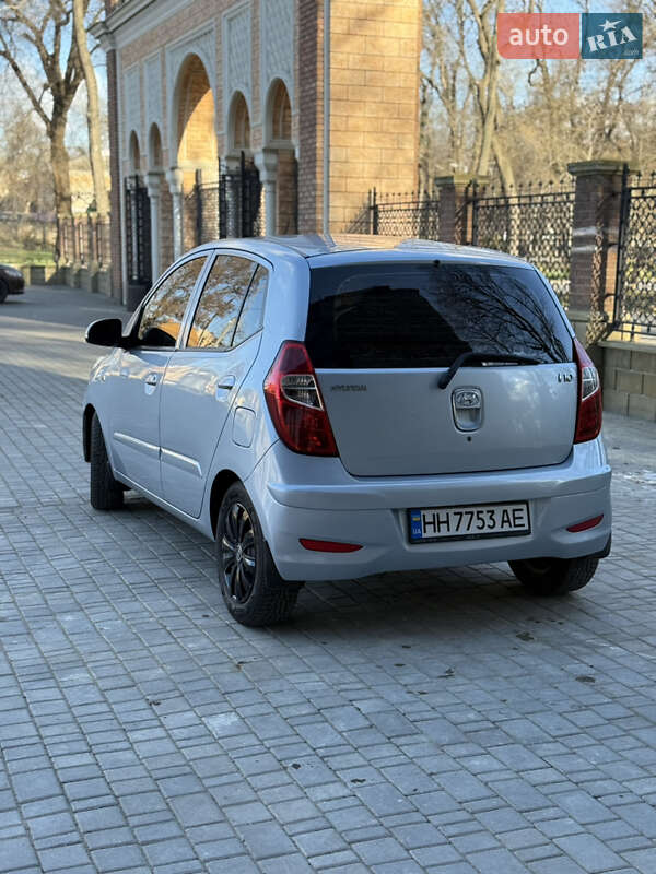 Хетчбек Hyundai i10 2011 в Одесі
