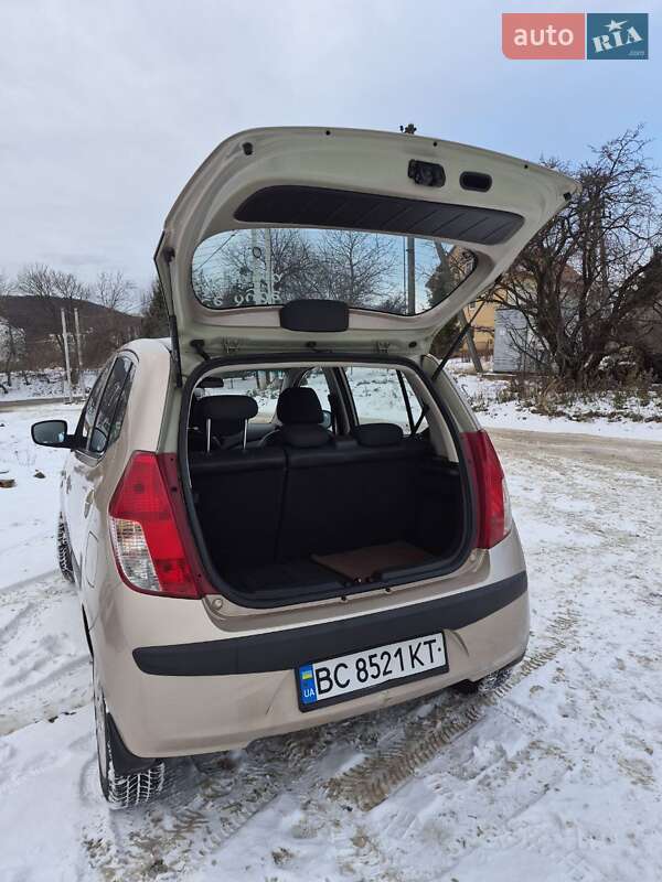Хэтчбек Hyundai i10 2008 в Львове