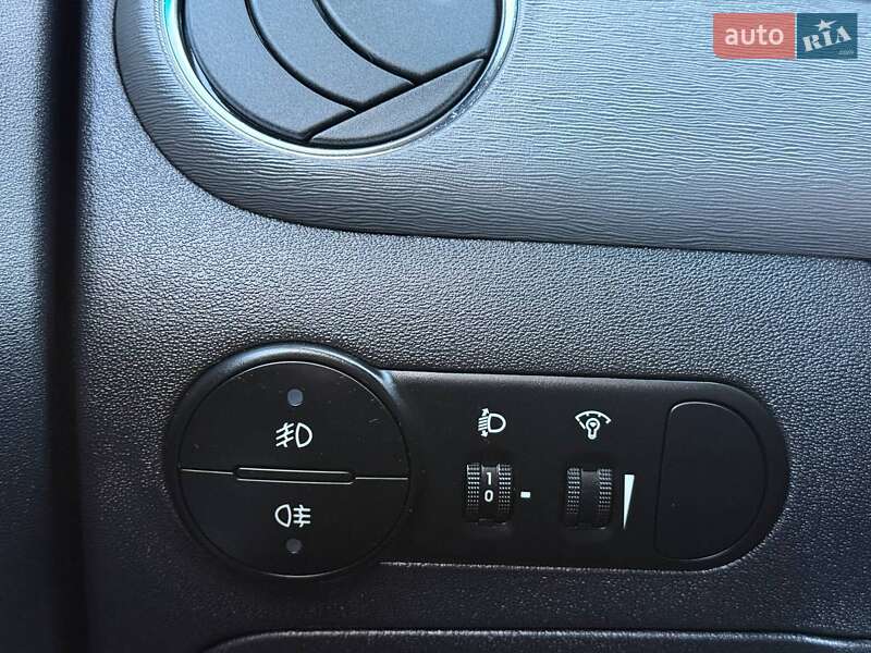 Хэтчбек Hyundai i10 2013 в Одессе фото 29 Хэтчбек Hyundai i10 2013 в Одессе