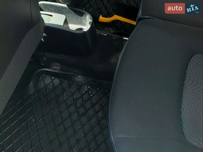 Хэтчбек Hyundai i10 2013 в Каневе