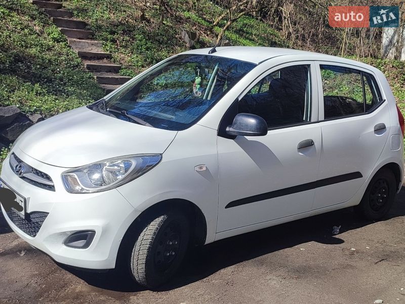 Хэтчбек Hyundai i10 2013 в Каневе