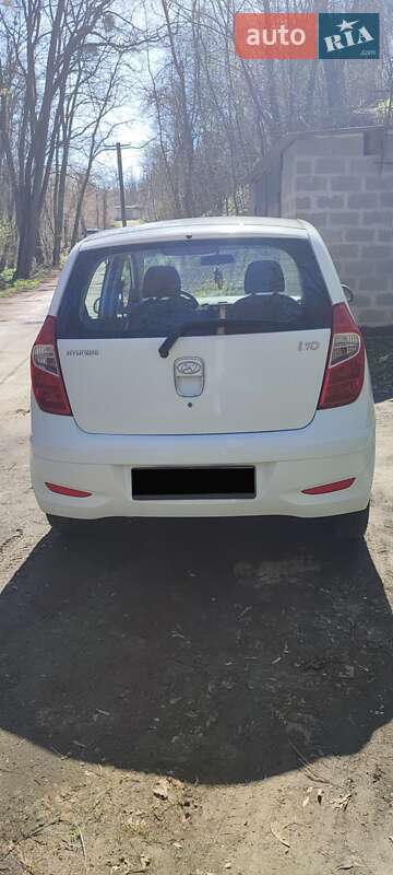 Хэтчбек Hyundai i10 2013 в Каневе