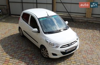 Хетчбек Hyundai i10 2013 в Чернівцях