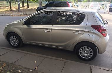 Хэтчбек Hyundai i20 2010 в Запорожье