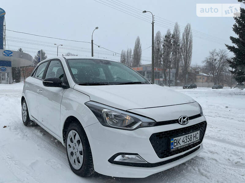 Хэтчбек Hyundai i20 2018 в Ровно