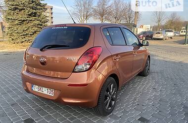 Хэтчбек Hyundai i20 2014 в Львове