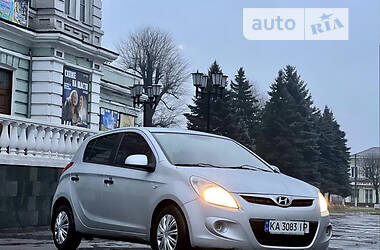 Хэтчбек Hyundai i20 2012 в Харькове