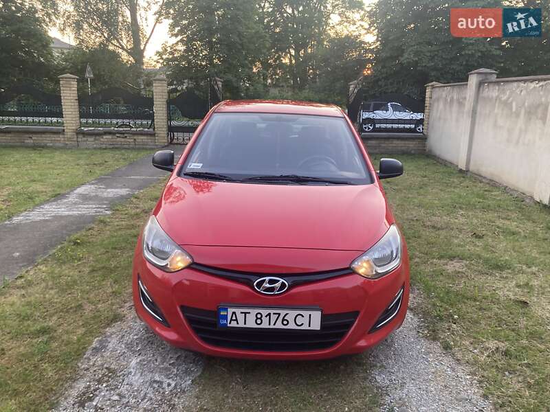 Хэтчбек Hyundai i20 2012 в Богородчанах