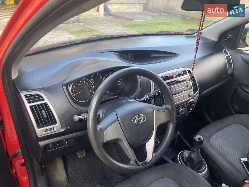 Хэтчбек Hyundai i20 2012 в Богородчанах