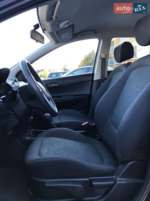 Хэтчбек Hyundai i20 2008 в Львове