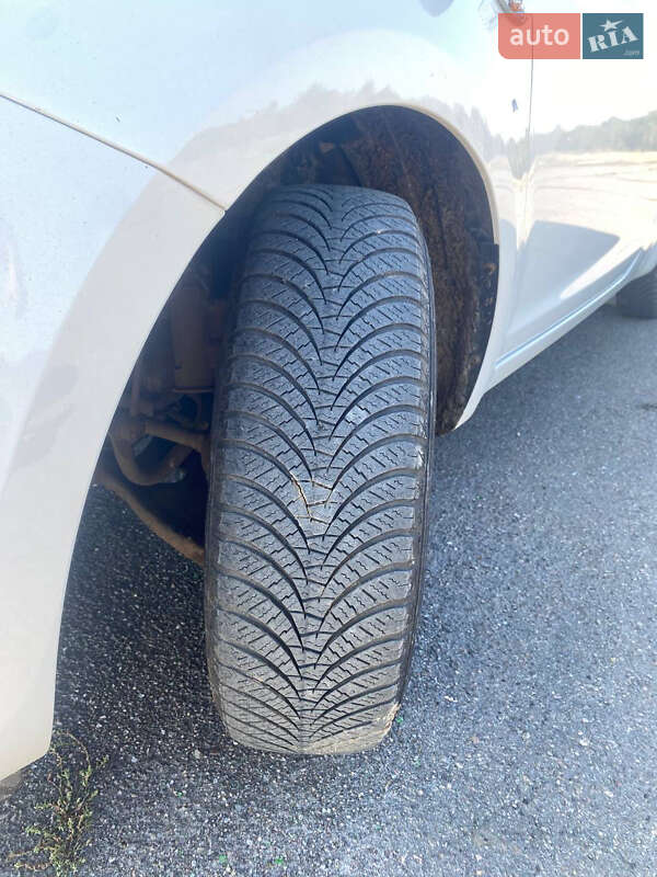 Хетчбек Hyundai i20 2009 в Любешові