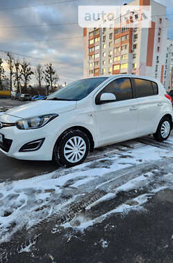 Хэтчбек Hyundai i20 2014 в Харькове