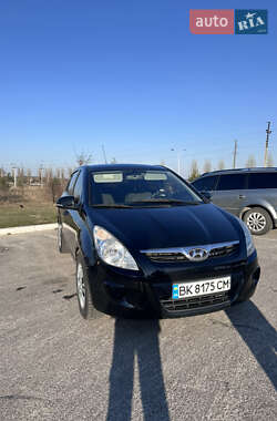 Хэтчбек Hyundai i20 2011 в 