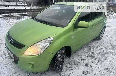 Хэтчбек Hyundai i20 2011 в Киеве