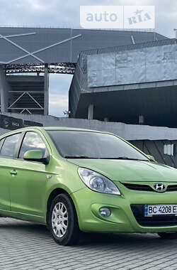 Хэтчбек Hyundai i20 2012 в Львове