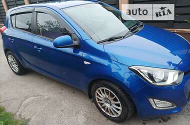 Хэтчбек Hyundai i20 2013 в Киеве