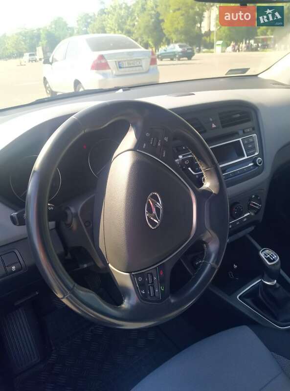 Хетчбек Hyundai i20 2015 в Києві