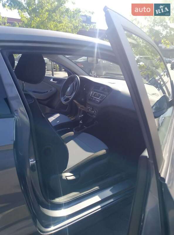 Хетчбек Hyundai i20 2015 в Києві