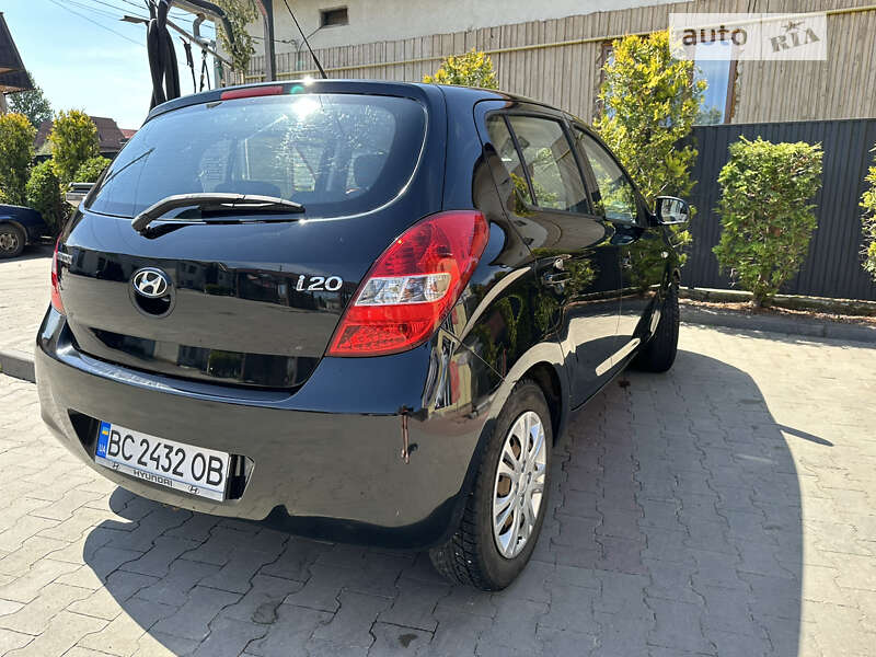 Хэтчбек Hyundai i20 2009 в Болехове