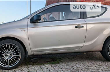 Хэтчбек Hyundai i20 2010 в Днепре