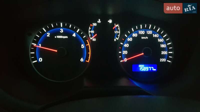 Хэтчбек Hyundai i20 2012 в Черновцах