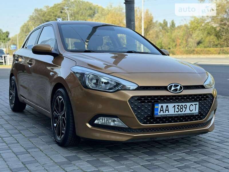 Хэтчбек Hyundai i20 2016 в Киеве