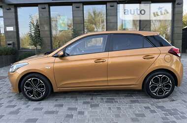 Хэтчбек Hyundai i20 2016 в Киеве