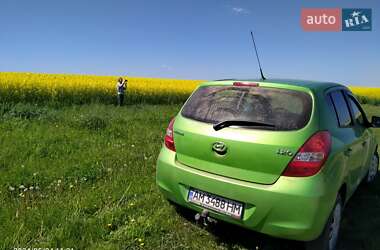 Хэтчбек Hyundai i20 2011 в 