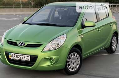 Хэтчбек Hyundai i20 2012 в Киеве