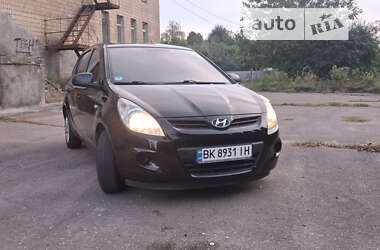 Хэтчбек Hyundai i20 2009 в Обухове